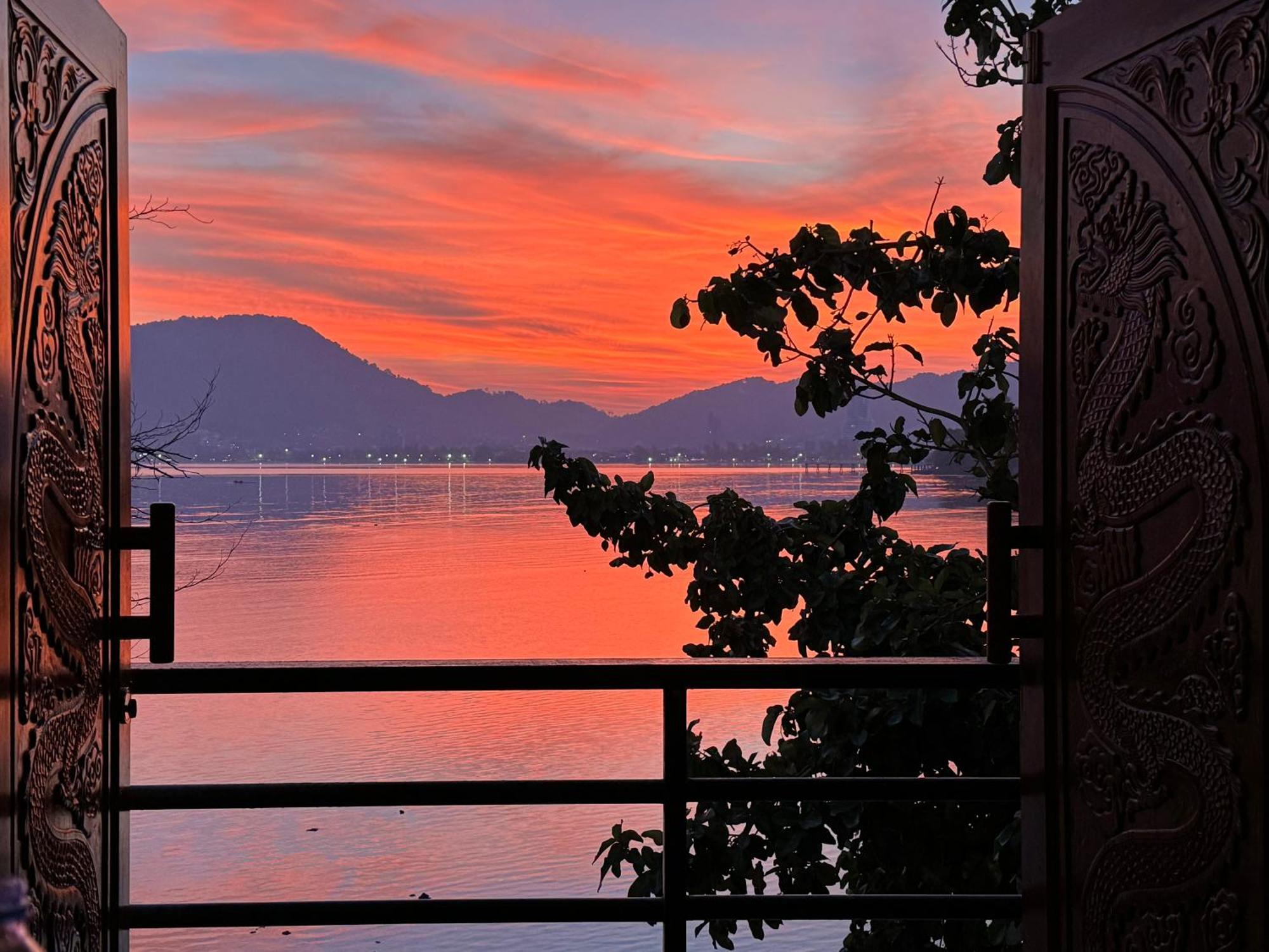 Tri Trang Beachfront With Stunning Views