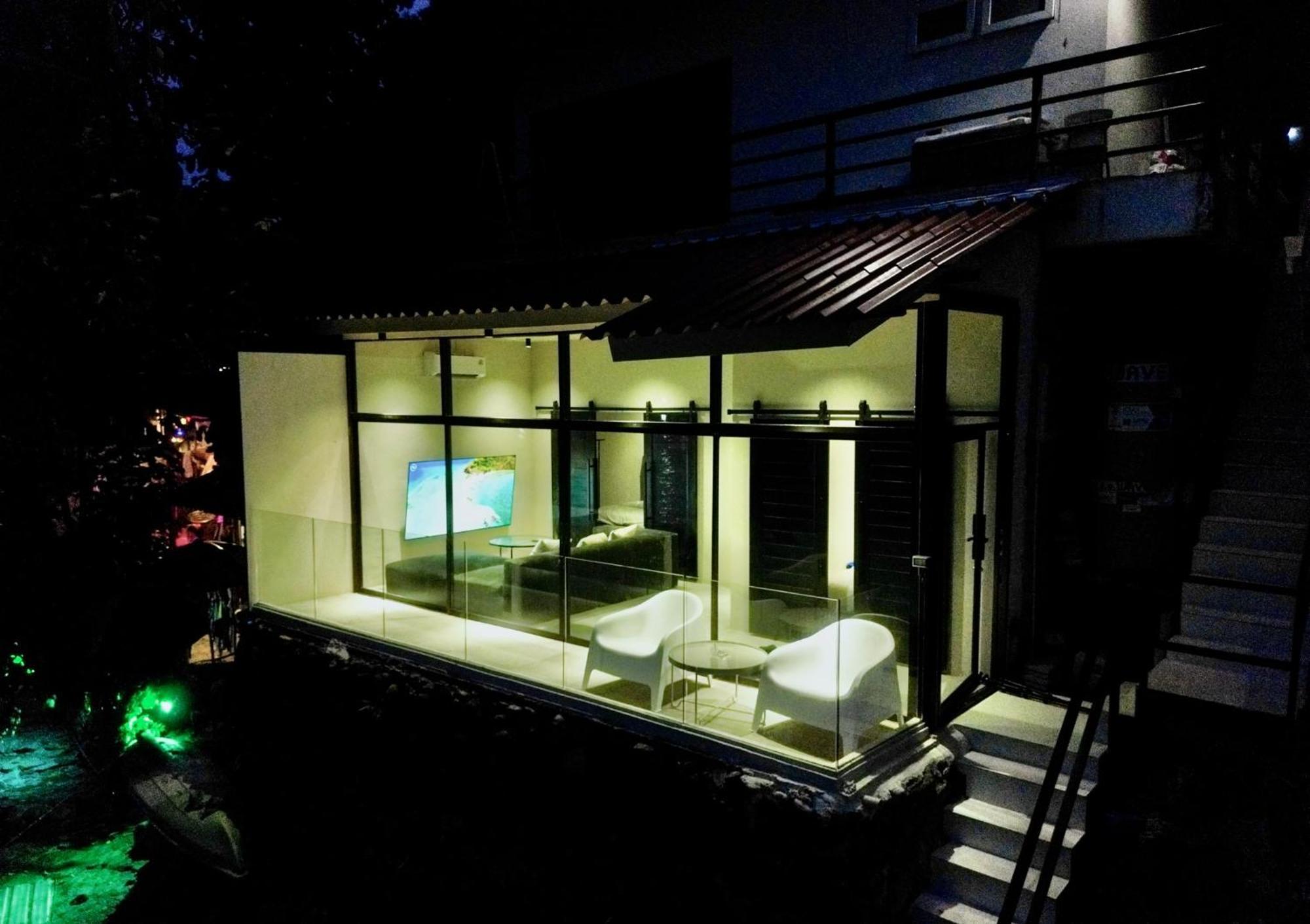 Tri Trang Beachfront With Stunning Views Lägenhet Patong